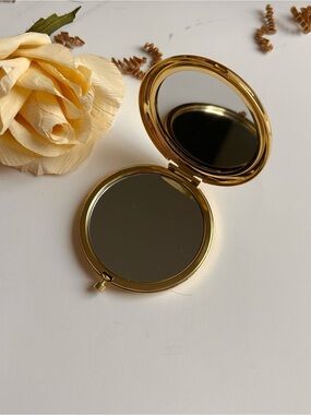 Gold Round Compact Mirror gold colored NEW